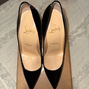 Christian Louboutin Décolleté 554 100 Patent Leather Pumps | Size 36.5